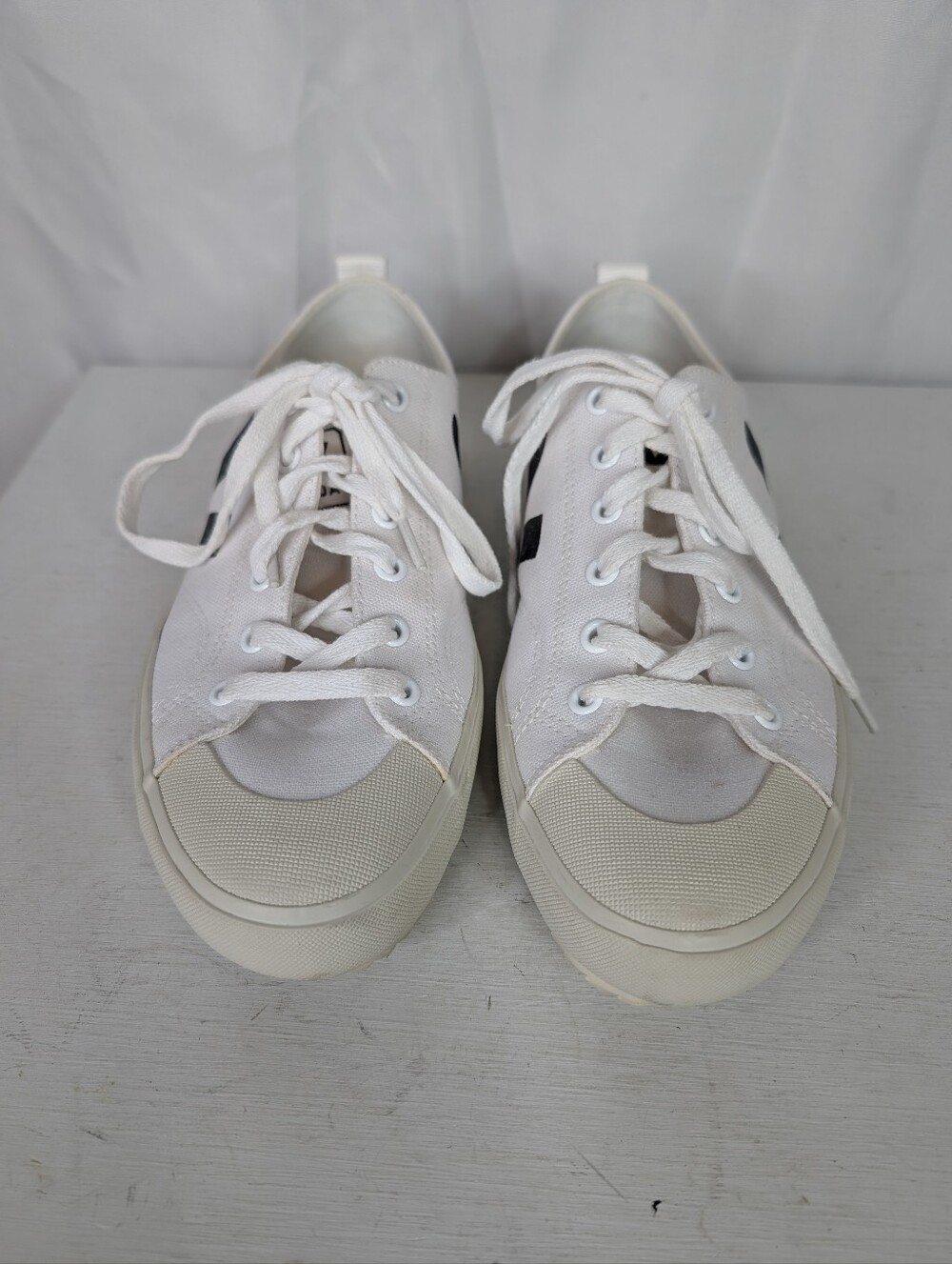 Veja Nova Low White And Black Canvas Sneakers - Size Women's 9 - Picture 4 of 10